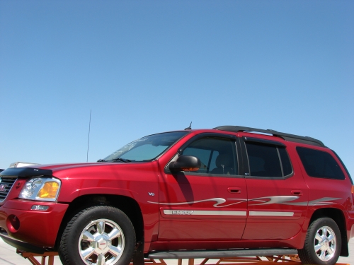 2004 GMC ENVOY SLT 3RD ROW, LOADED, 23,000 MILES. 